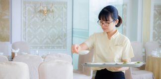 Tại sao môi trường nhà hàng – khách sạn chuộng nhân sự Full time lẫn Part time?