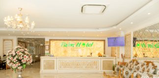 Giải thưởng 𝗧𝗿𝗮𝘃𝗲𝗹𝗹𝗲𝗿 𝗥𝗲𝘃𝗶𝗲𝘄 𝗔𝘄𝗮𝗿𝗱𝘀 𝟮𝟬𝟮𝟭- 𝐊𝐡𝐚́𝐜𝐡 𝐬𝐚̣𝐧 𝐏𝐚𝐥𝐦 Palm Hotel - Khách sạn cho các cặp đôi ở Thanh Hóa lý tưởng