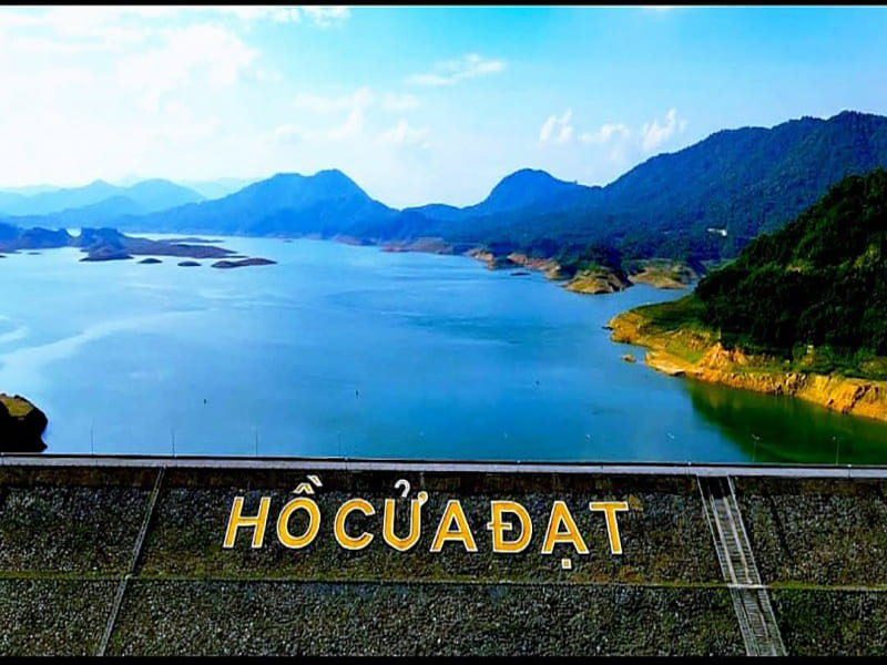 Hồ Cửa Đạt
