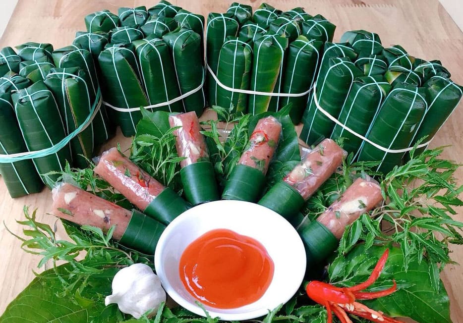 Cách gói nem chua Thanh Hoá