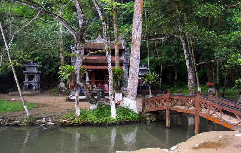 suối cá thần cẩm lương thanh hóa